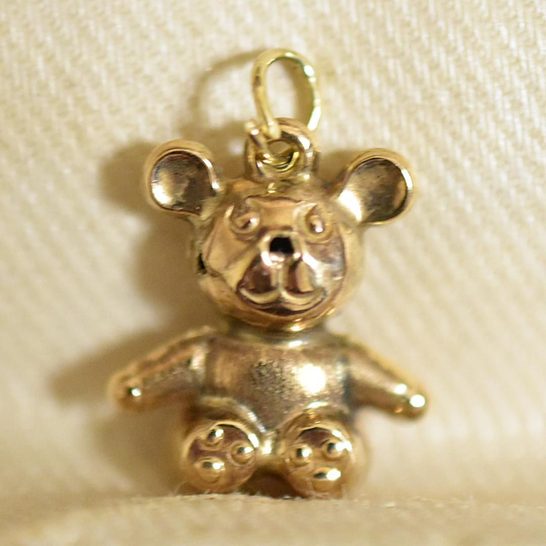 英国ヴィンテージ おすわりクマのK9チャーム 9金 ゴールド