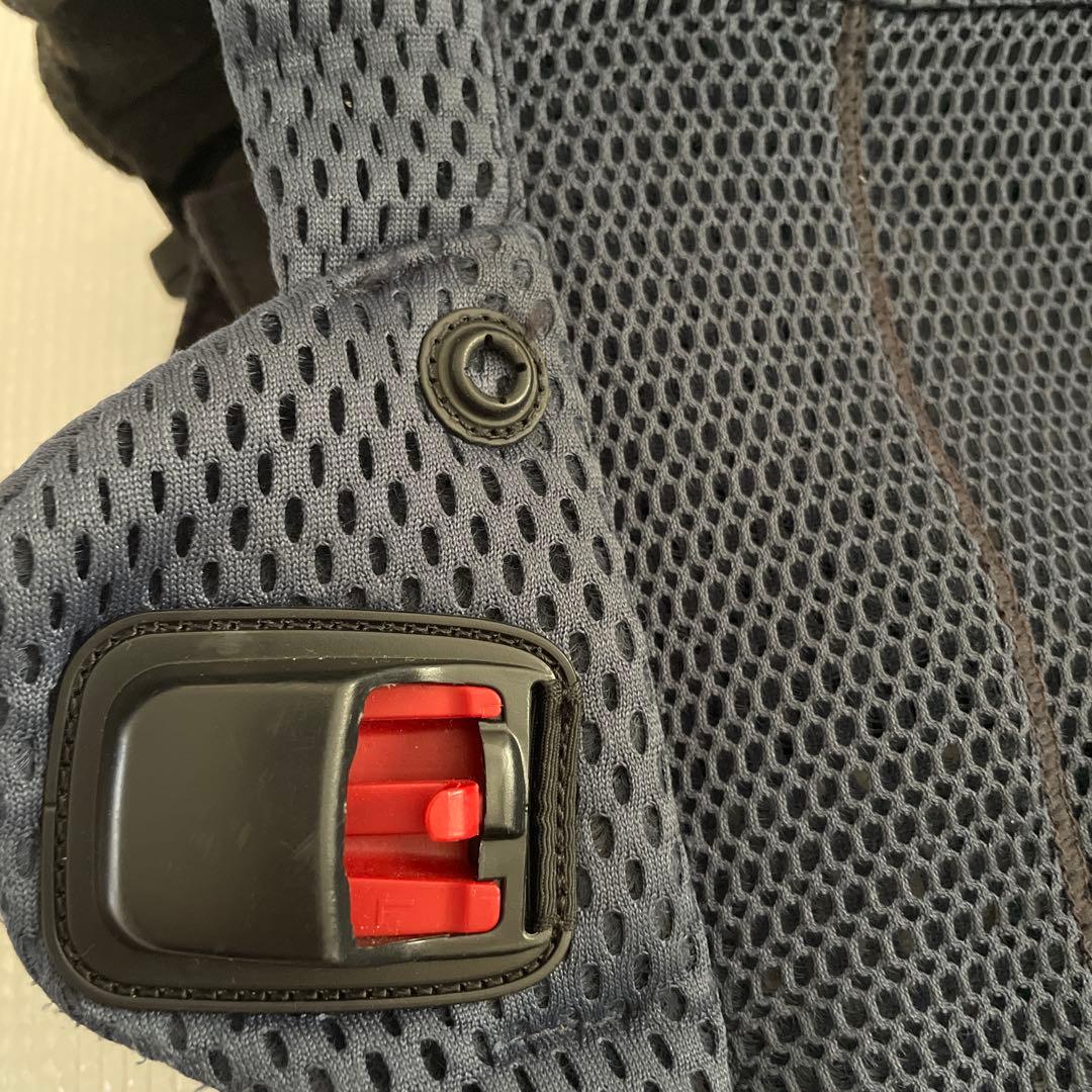 美品　BABYBJORN ヘビービョルン ハーモニー 抱っこ紐　メッシュ