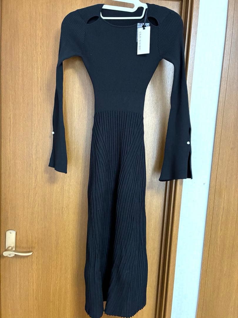 リブニットフレアワンピース