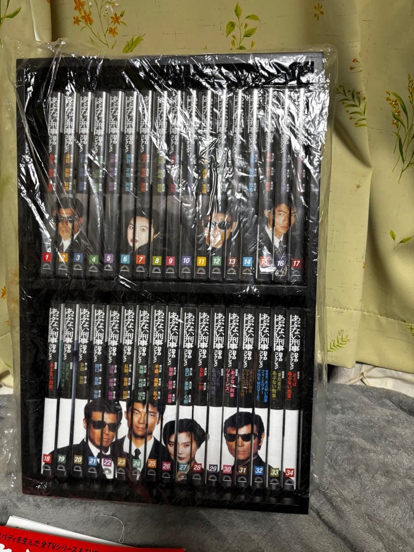 【プレミア】あぶない刑事 DVD 全34巻 ラック付 柴田恭兵直筆サイン色紙