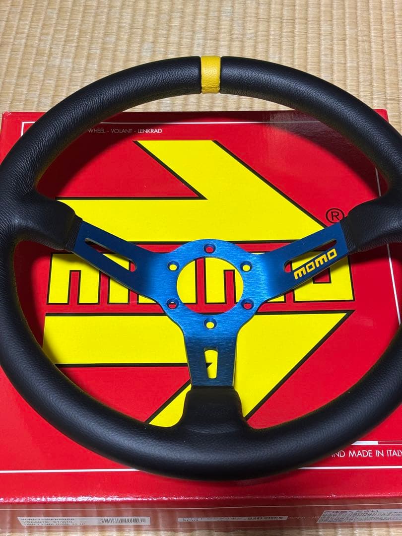 MOMOステアリング mod.08 M-59 35φ レザー ホーンボタン有