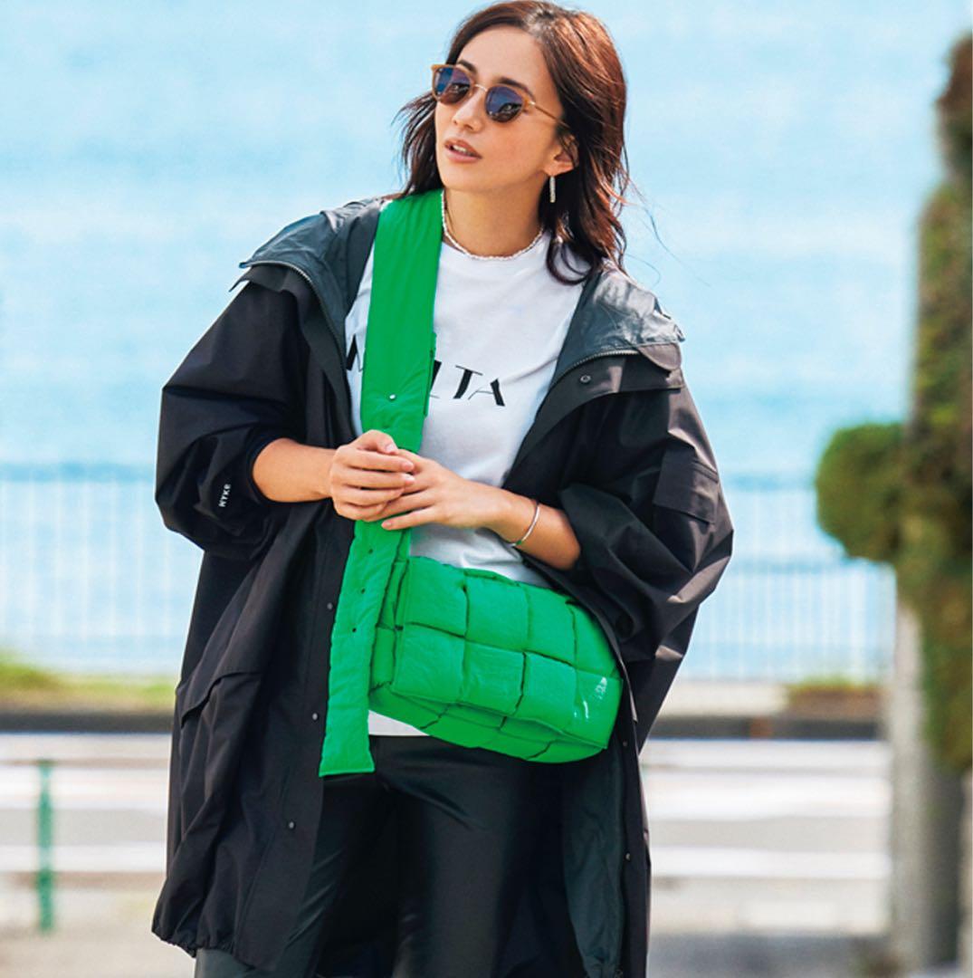 BOTTEGA VENETAボッテガヴェネタ パデッドテックカセットパラキート