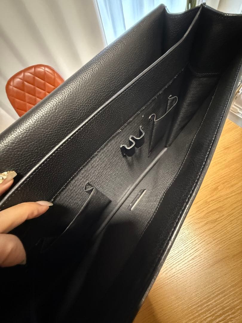 中古美品 Cartier ビジネスバッグ 黒 レザー ブリーフケース 外箱なし