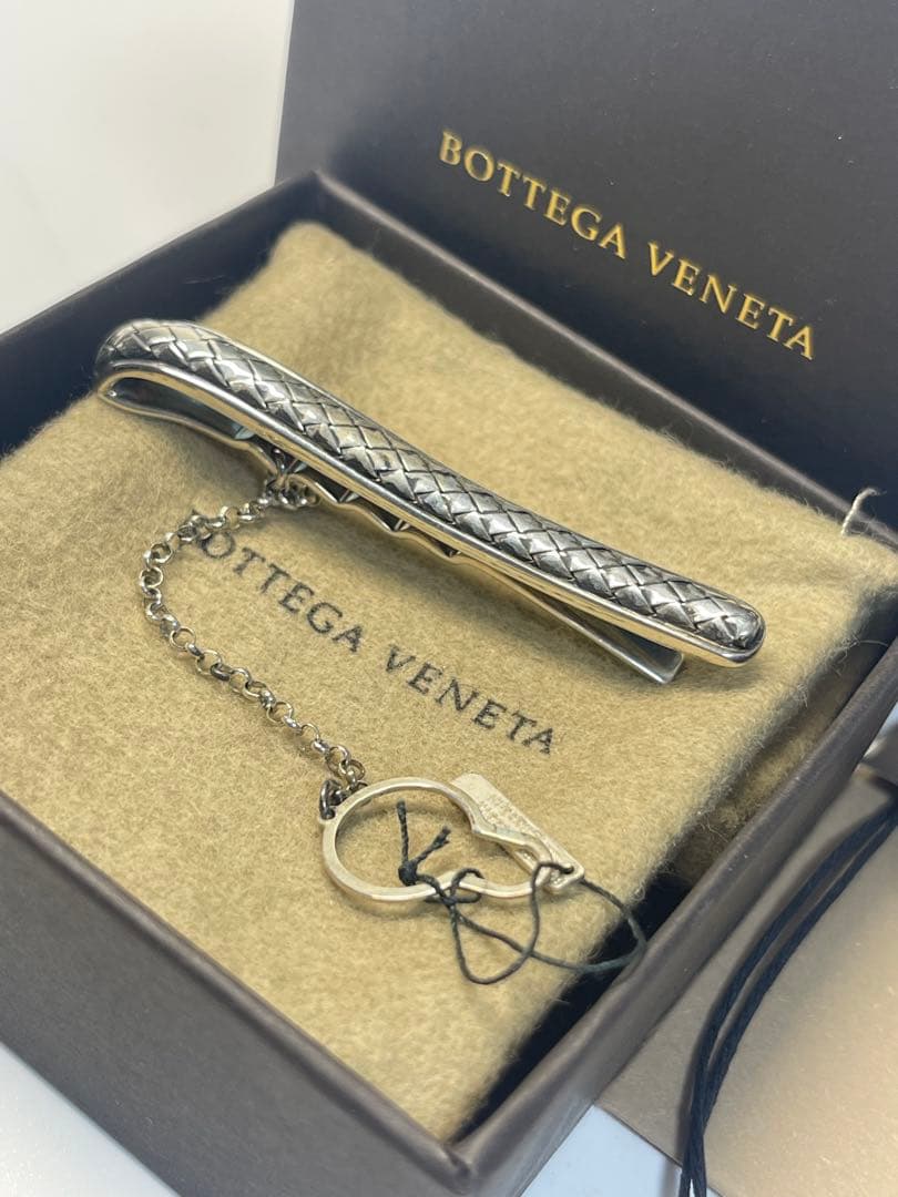 BOTTEGA VENETA (ボッテガ・ヴェネタ)ネクタイピンシルバー