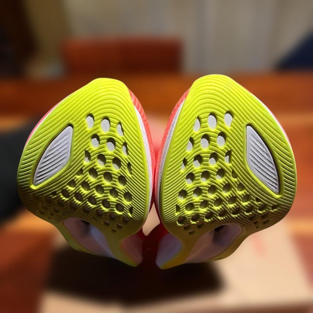 ウォーキング・ランニングウェア ASICS Women's MAGIC SPEED 3 Running Shoe