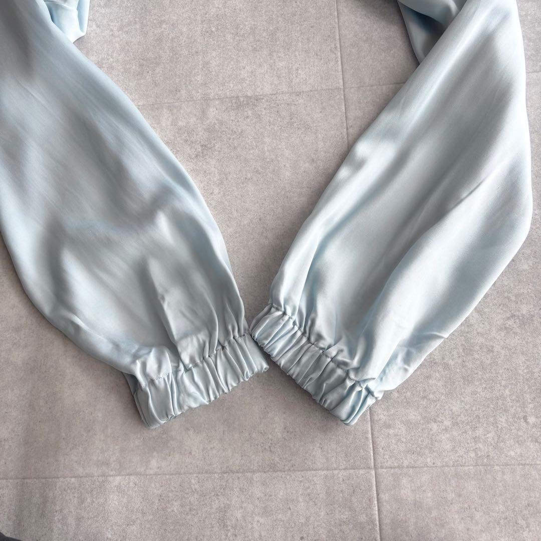 2024✨トゥモローランド ウォッシャブルサテン スタンドギャザーカラーブラウス