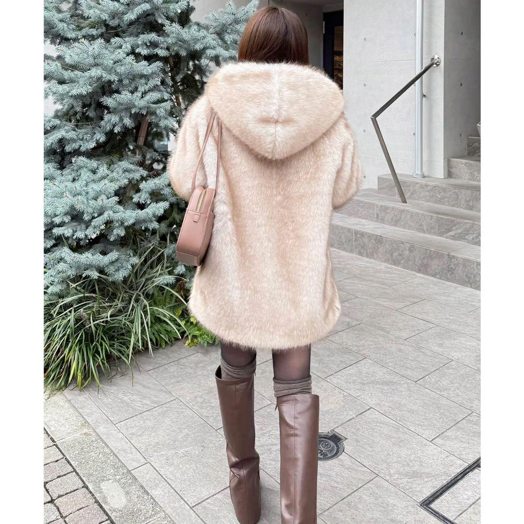 新品タグ付き ロイヤルパーティー フーディーファージャケットコート ベージュ