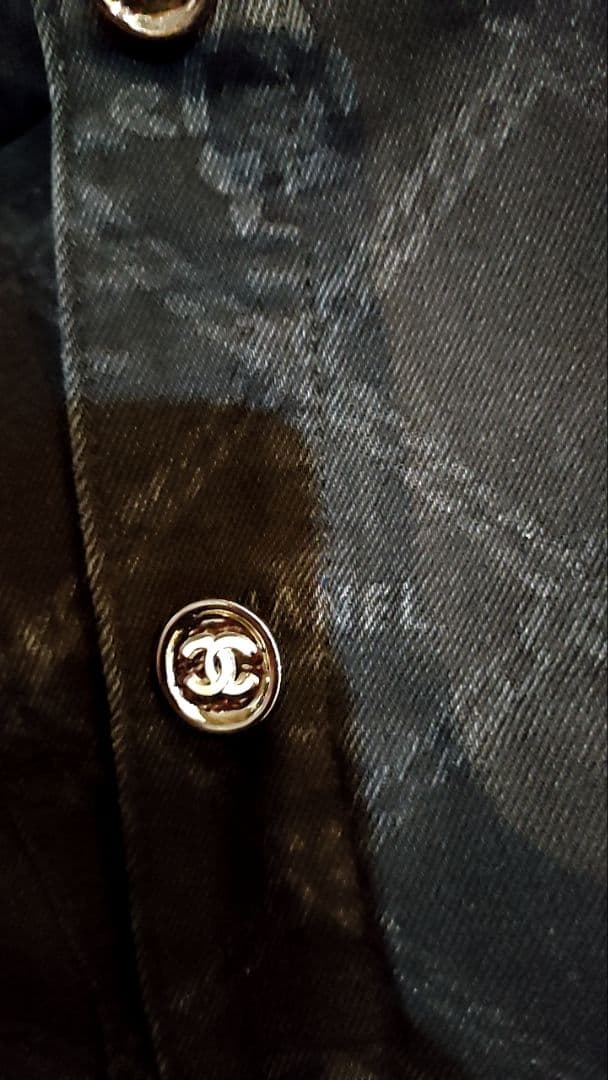 希少　　CHANEL　デニム　ジャケット　黒　36サイズ　　МからLサイズくらい