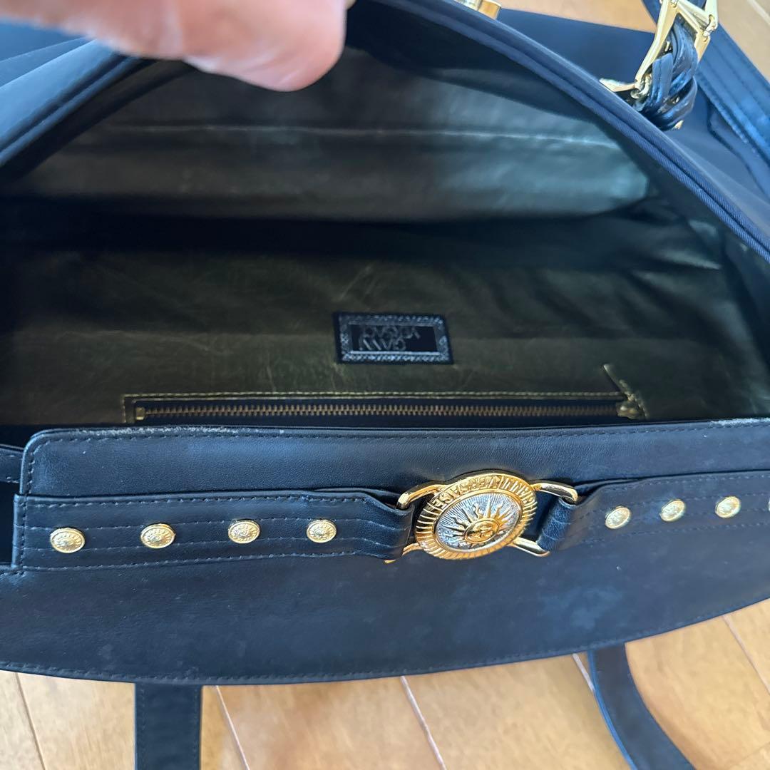 ベルサーチ　レア　バッグと巾着袋　人気　値下げしました