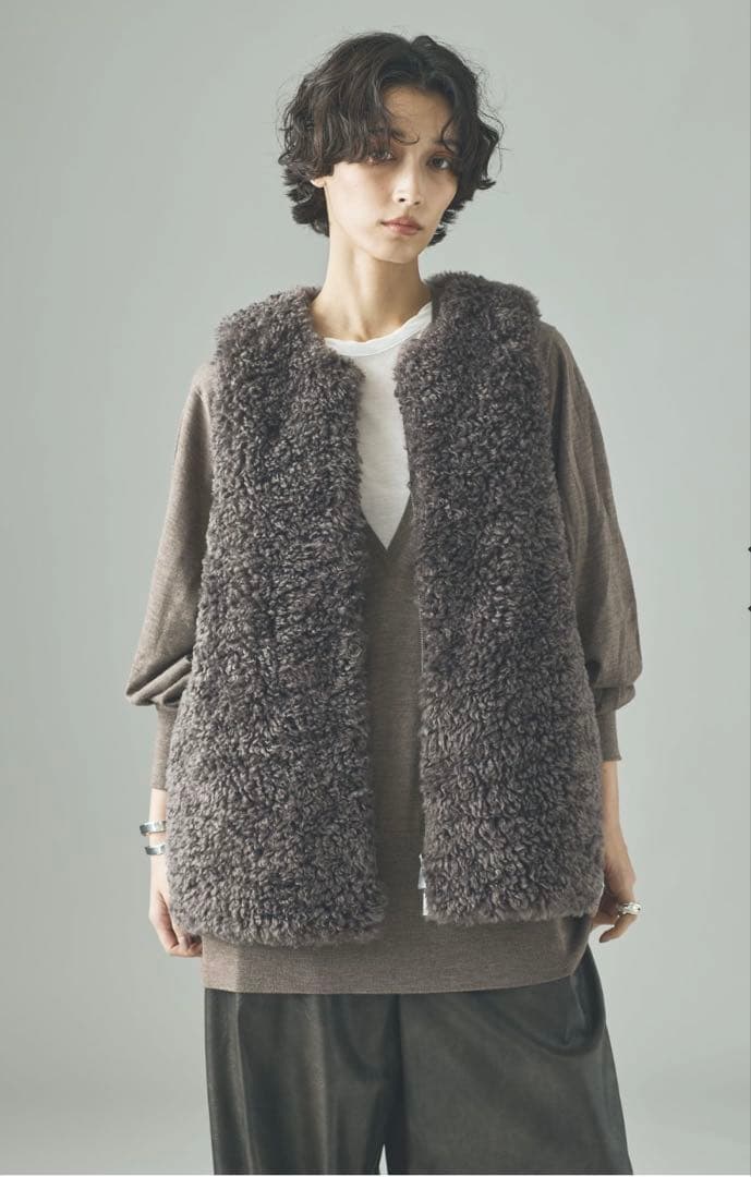 カレンソロジー　リバーキルトファーベスト