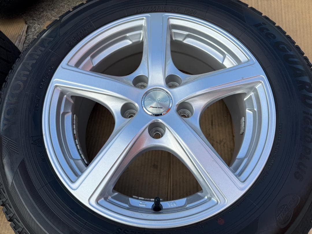 ヤリスクロス C28 セレナ スタッドレスセット 205/65R16 2020年