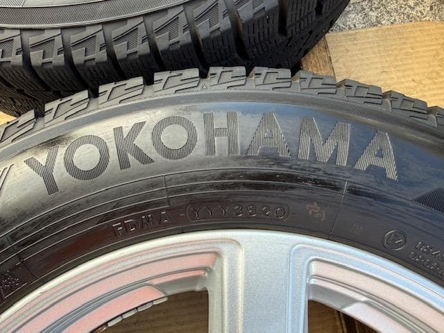 ヤリスクロス C28 セレナ スタッドレスセット 205/65R16 2020年