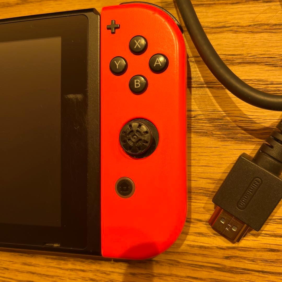 任天堂　Switch 本体　充電器付き