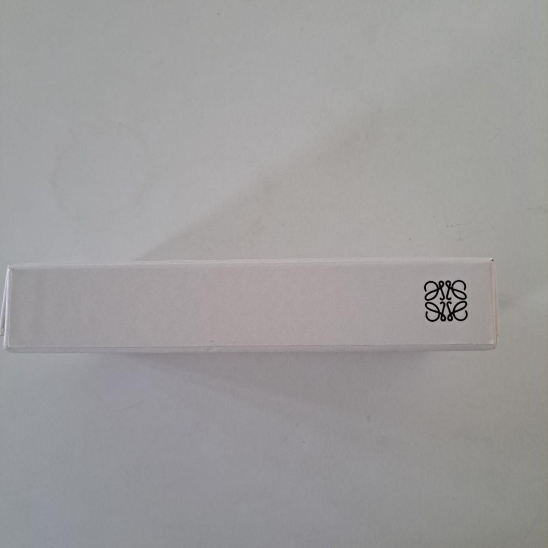 よっちゃん 未使用品 ロエベ LOEWE 001 WOMAN