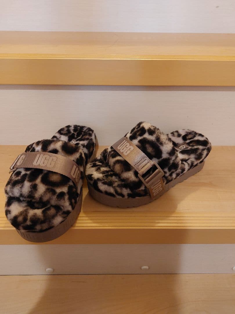 UGG ヒョウ柄 スライドサンダル