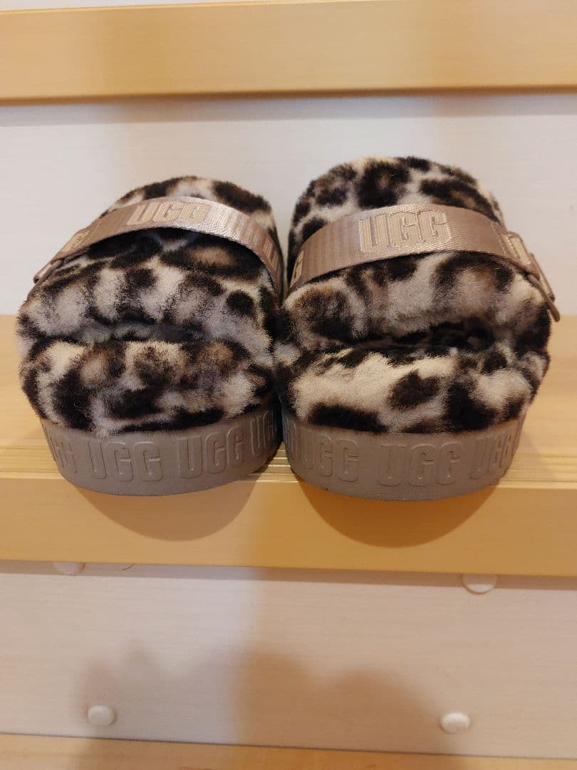 UGG ヒョウ柄 スライドサンダル