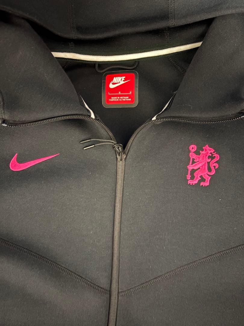 チェルシー　テックフリース　ナイキ　パーカー　ウェア