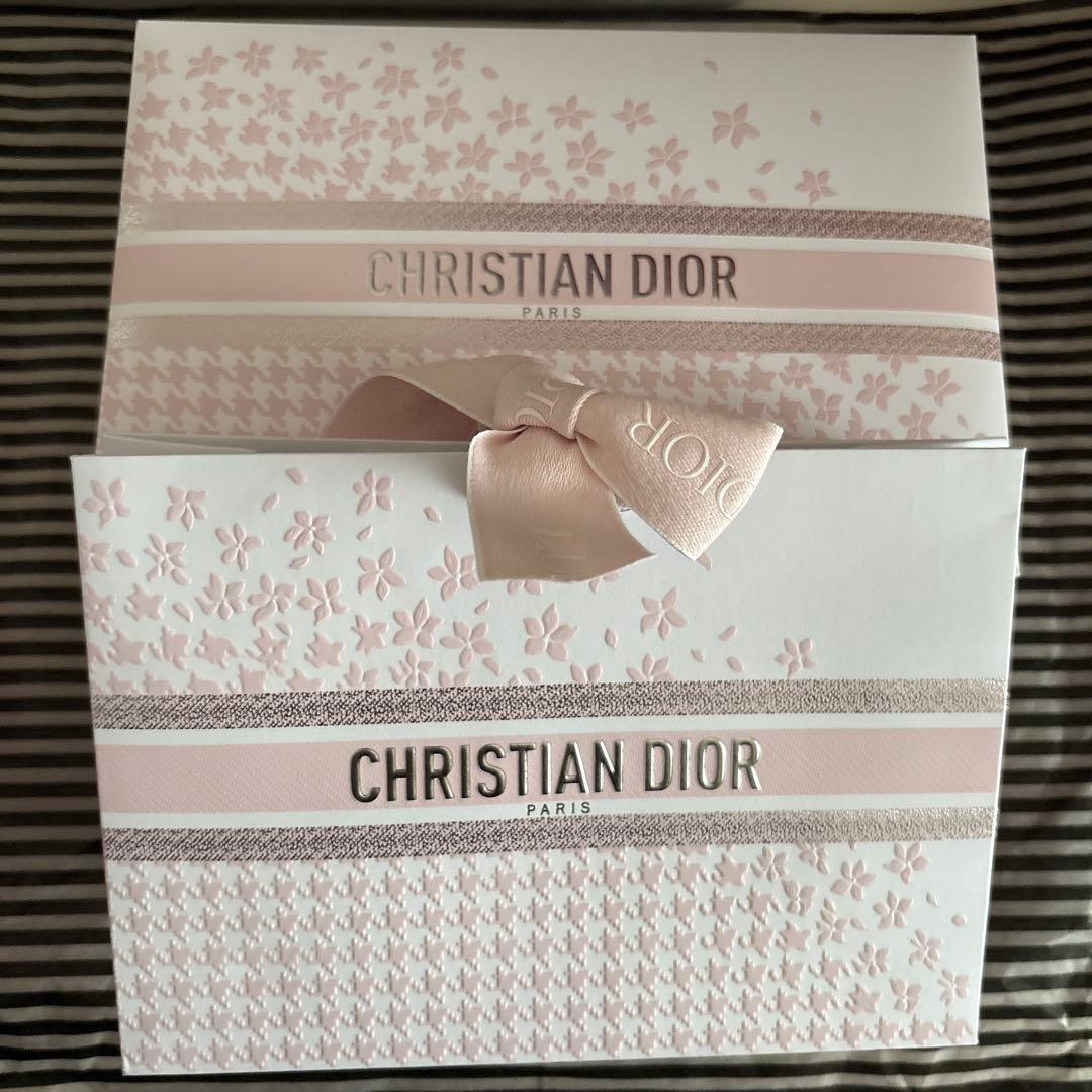 ミス ディオール エッセンス（パルファン）50ml