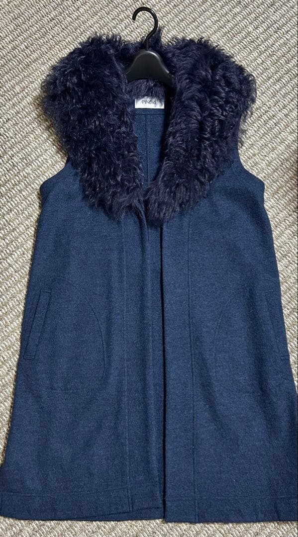 PINORE 羊毛ファー付きウールジレ