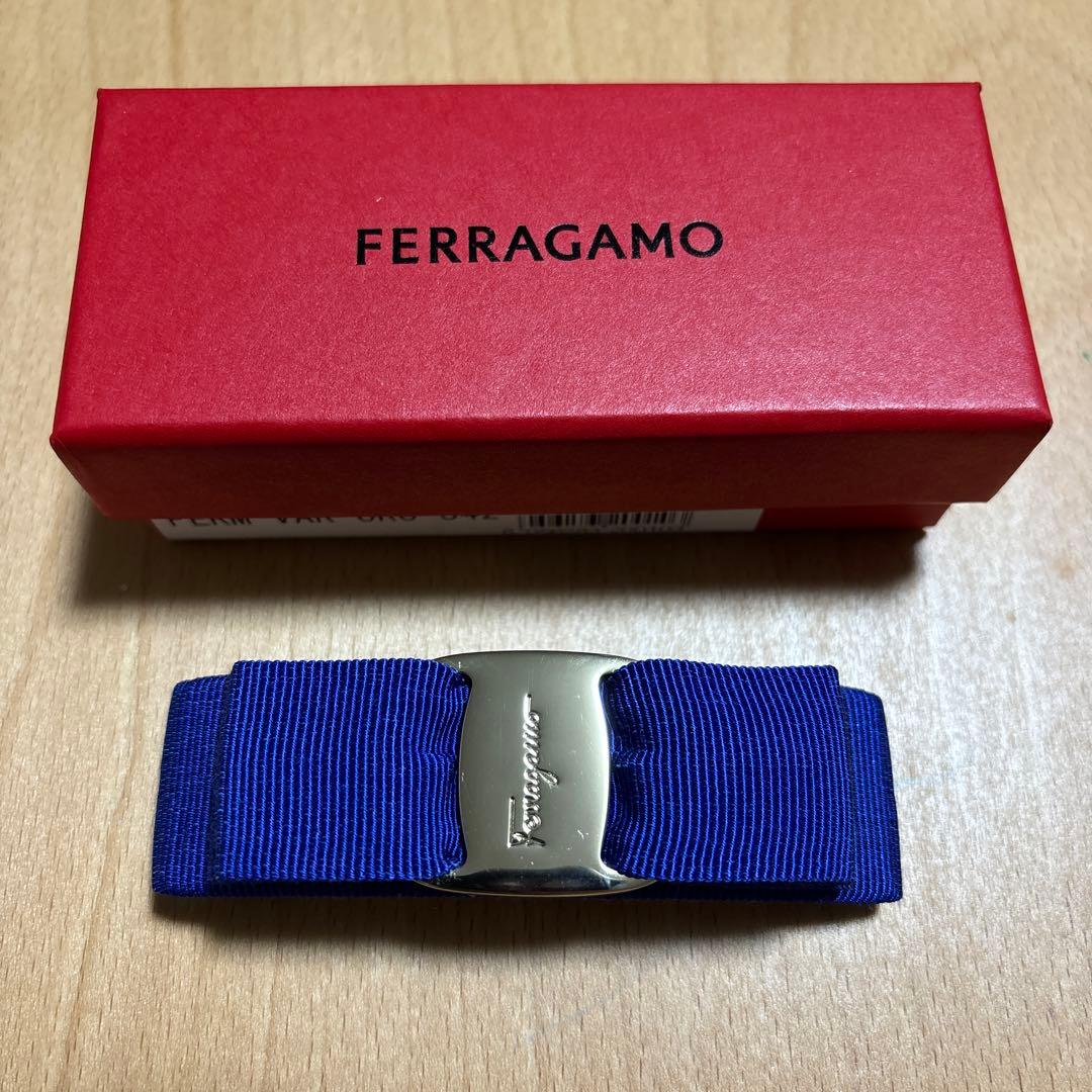 新品未使用　フェラガモ バレッタ　ブルー　FERRAGAMO