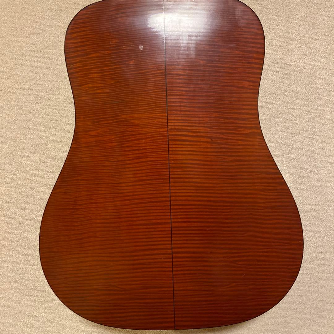 Kasuga（春日楽器）のレアモデル　トップ単板で虎杢のメイプルサイドバック