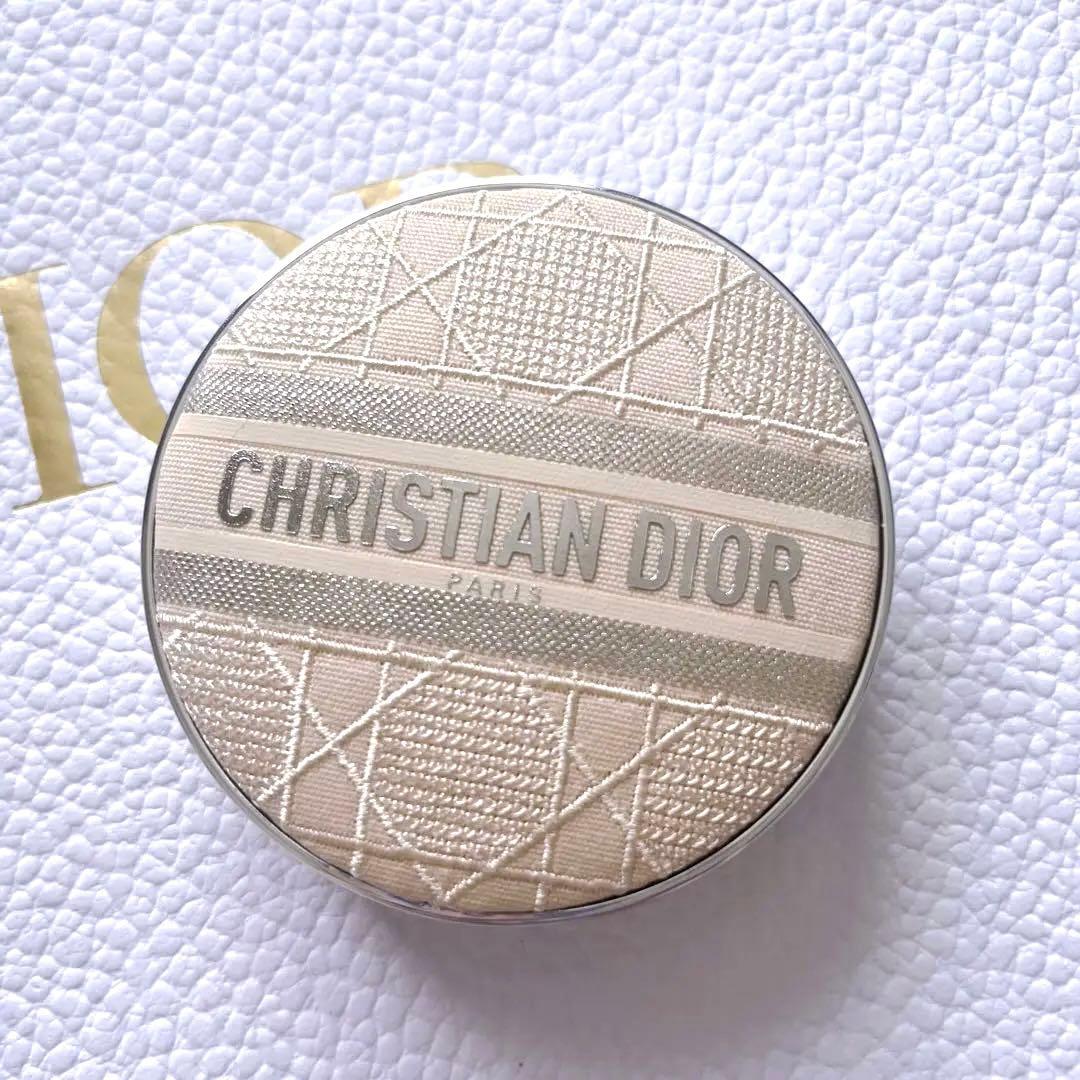 ディオールスキン フォーエヴァー トーンアップ グロウ クッション ライラック