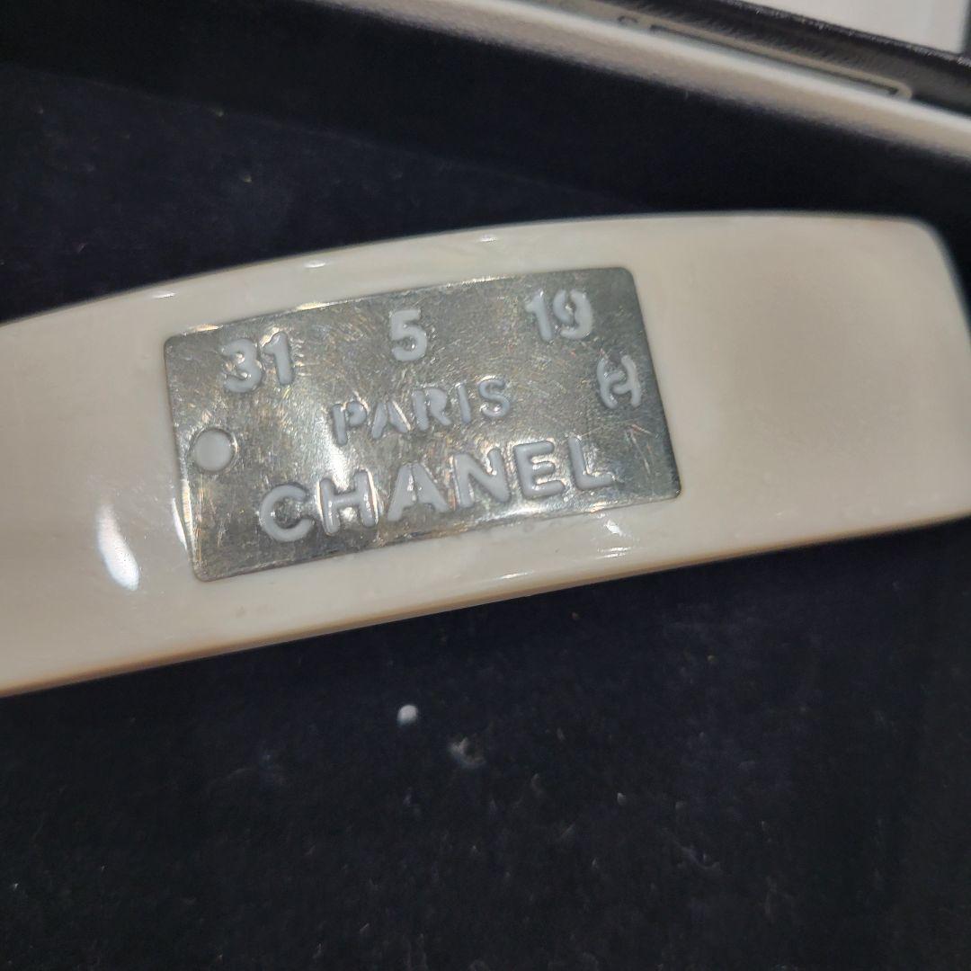 CHANEL　シャネル　スクエア　ホワイト×シルバー　バレッタ　ヘアピン