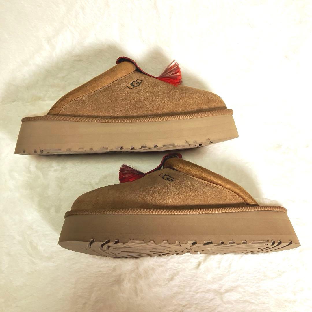 【みかん様】UGG✨TAZZLE 厚底スリッポン　サボ　タッセル　完売　24cm