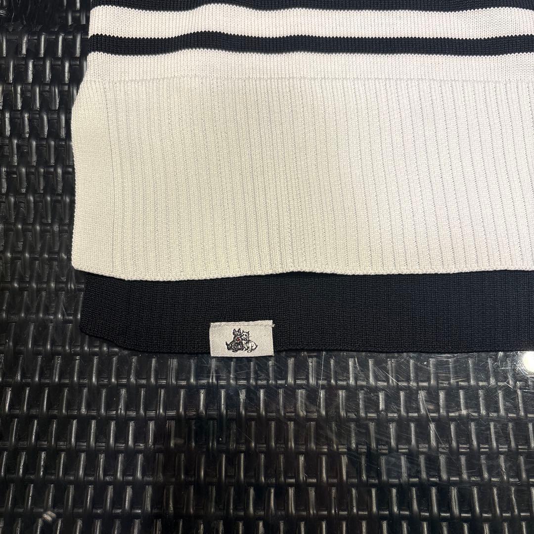 black&white ストラップニット