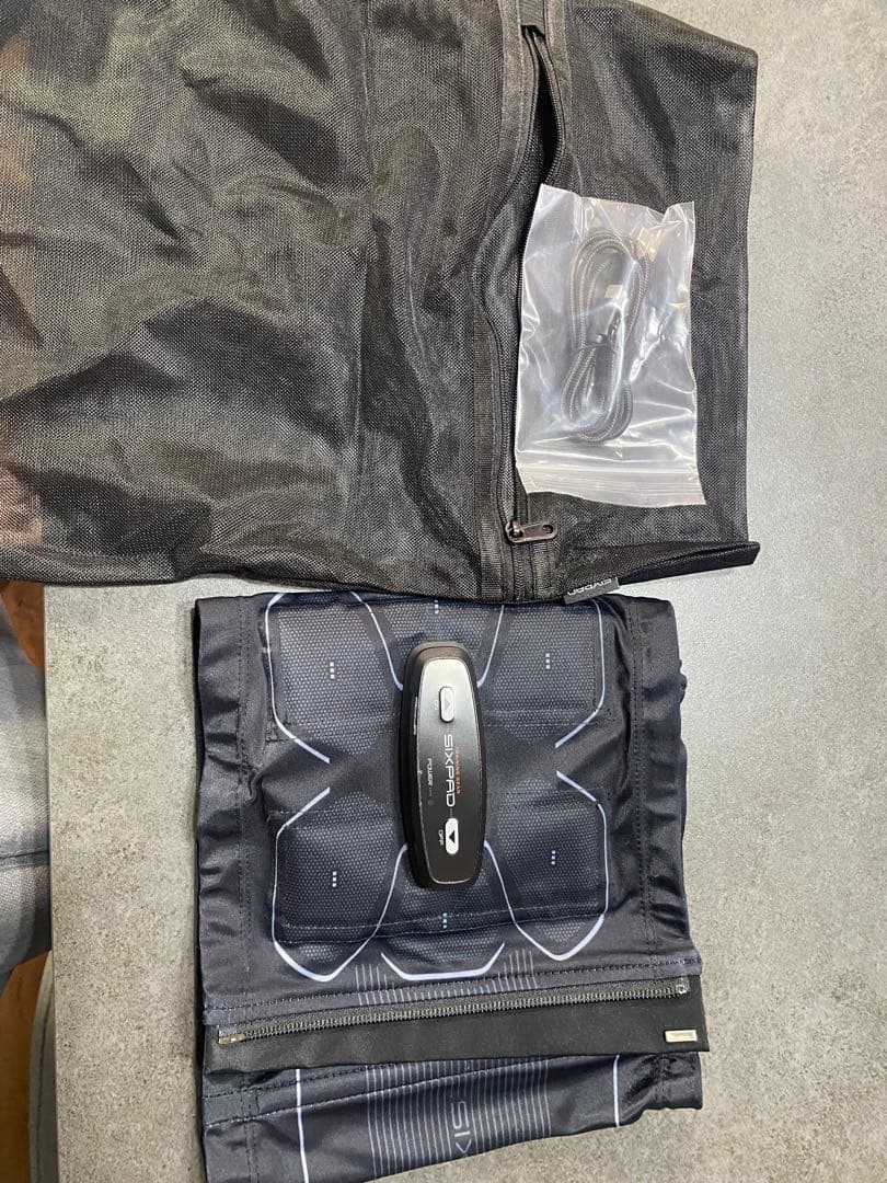 シックスパッド　M