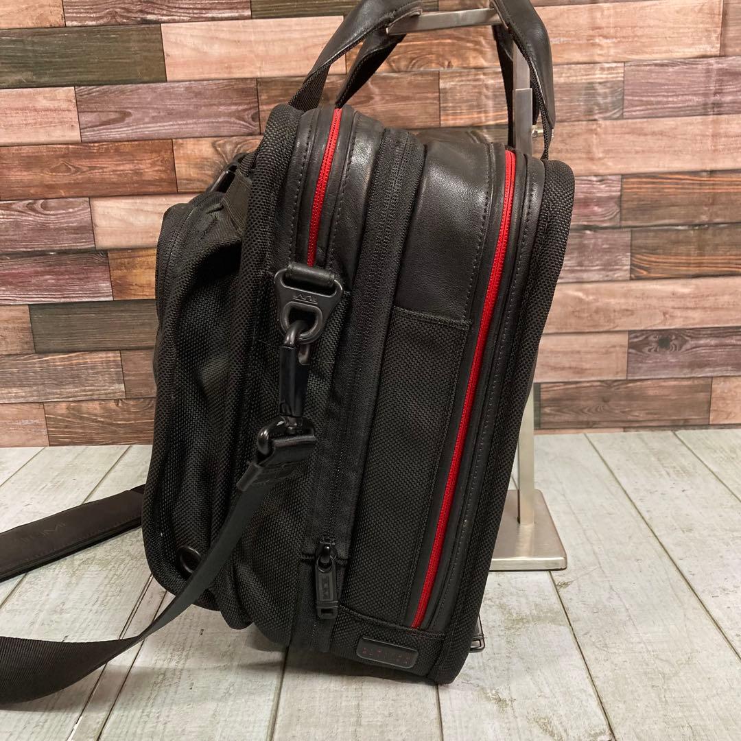 トゥミ　TUMI　ビジネスバッグ　2way　日本限定　黒　2層式　ブリーフケース