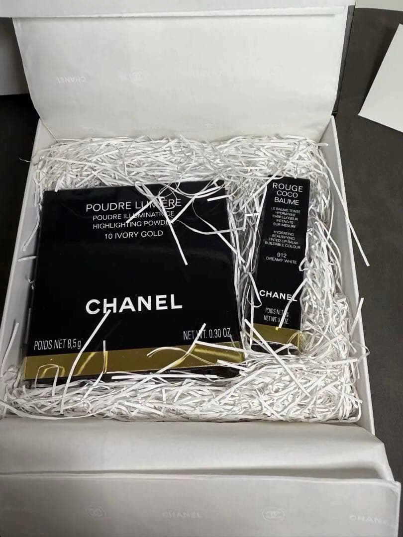 シャネルフェイスパウダーとリップクリームのセット