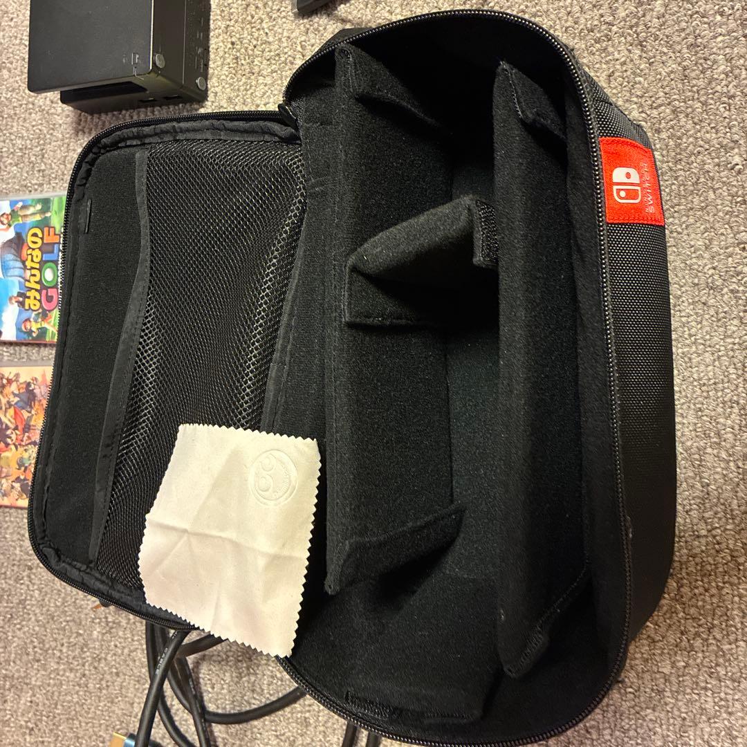 NintendoSwitch 本体 青/黄 + ゲームソフト２本持ち運べるケース