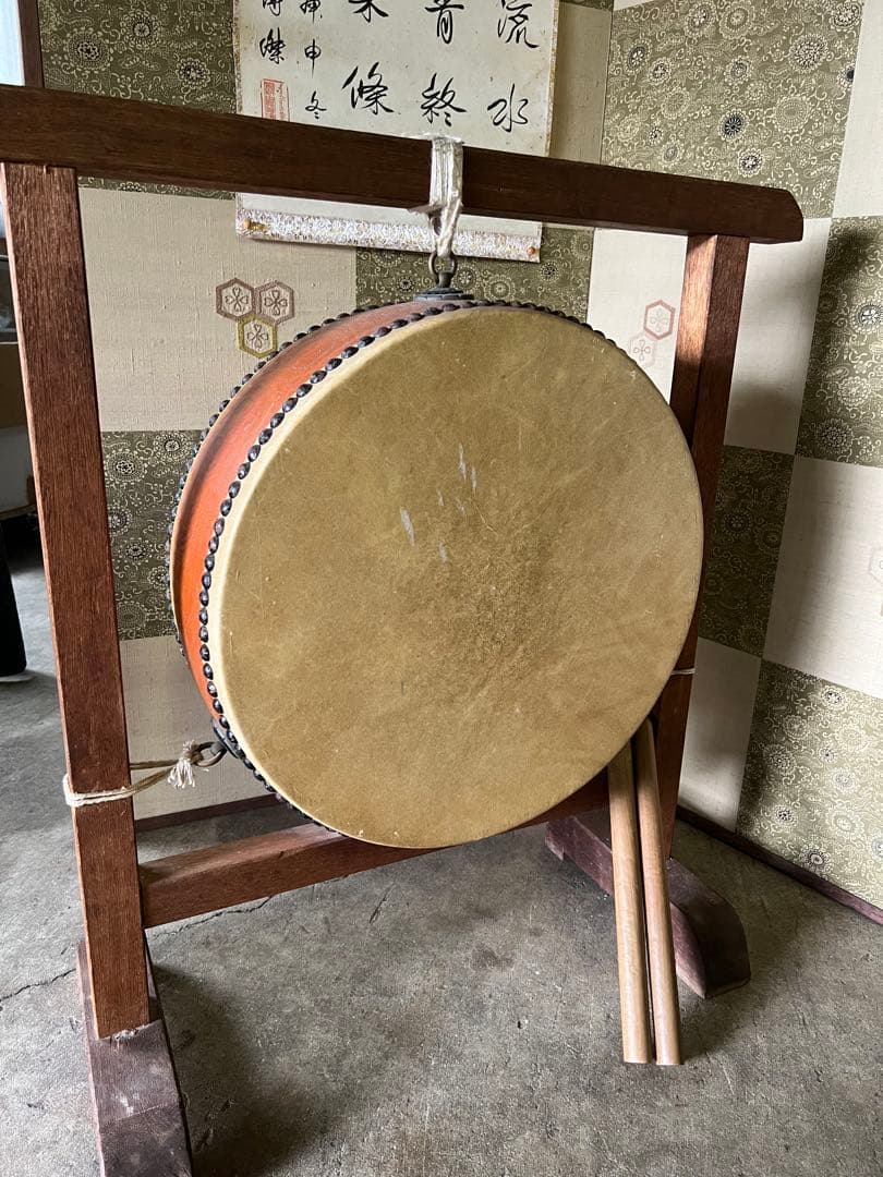 和太鼓　平太鼓　鳥居台付き　約45cm バチ付き　上鳴保証品　和楽器　打楽器
