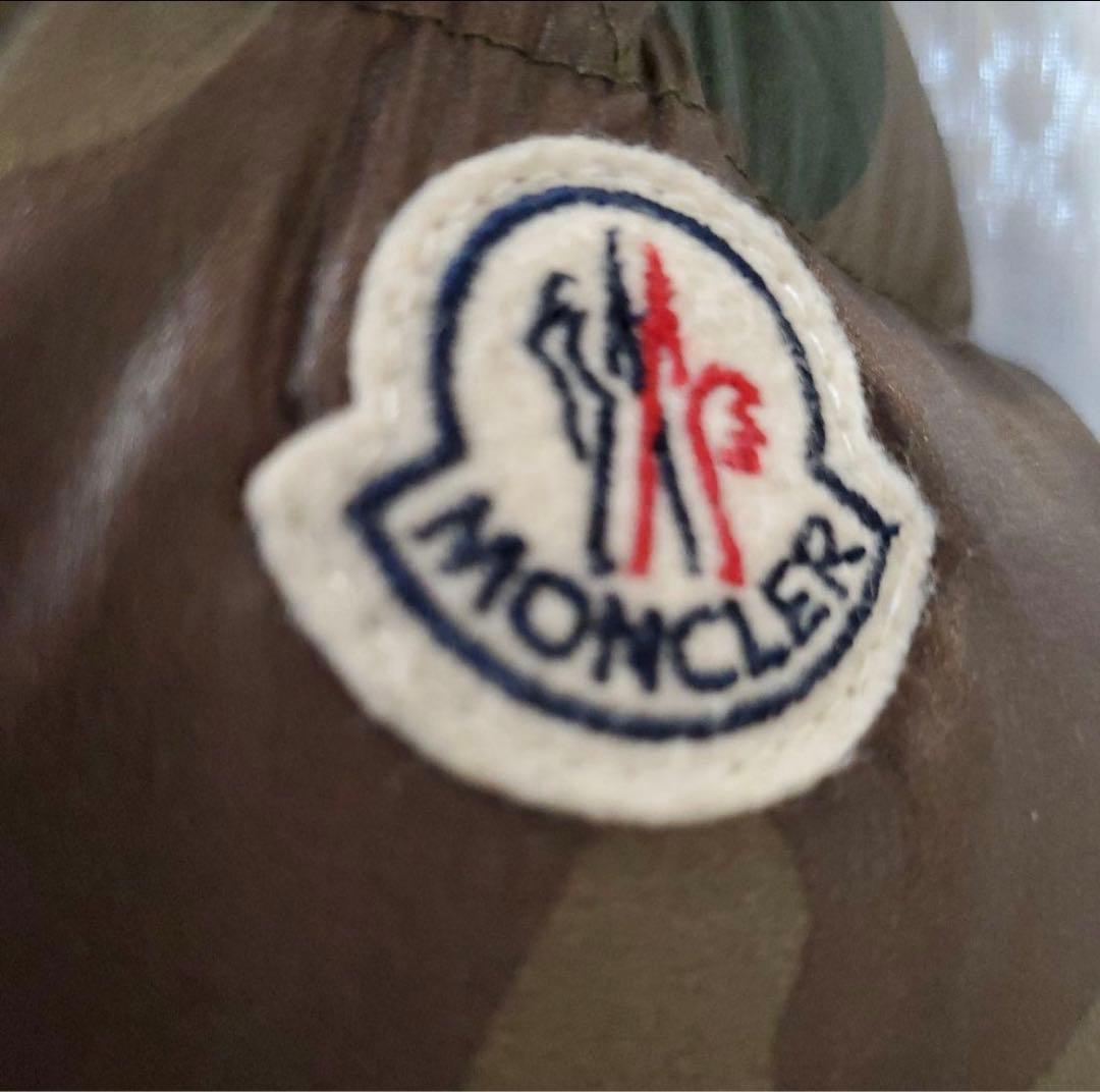 MONCLER カモフラージュ ダウンジャケット