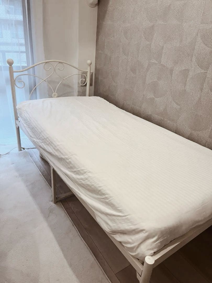 都内引取のみ♡ホワイトアイアン　シングルベッドフレームとマットレスセット♡