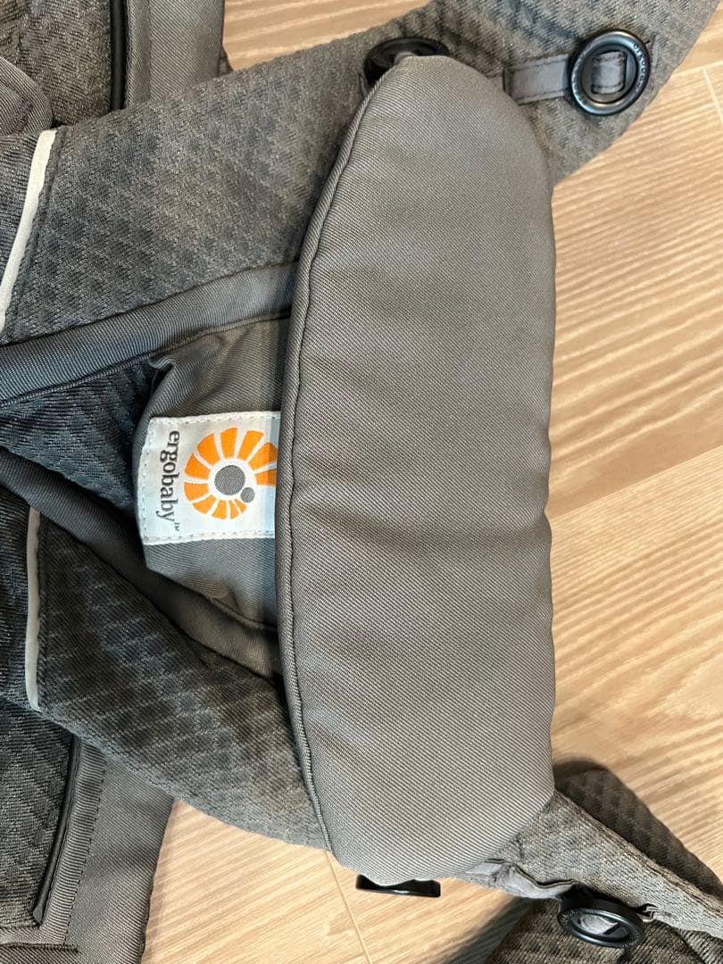 きり　エルゴベビー OMNI Breeze グラファイトグレー