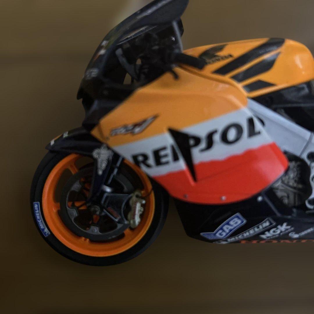 ミニチャンプス MINICHAMPS HONDA RC 211V