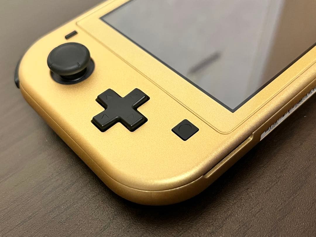 Nintendo switch lite ハイライルエディション