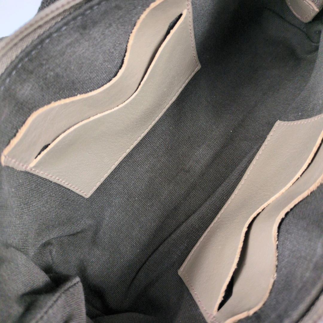 イルビゾンテ ボディバッグ ショルダーバッグ グレージュ レザー 斜め掛け