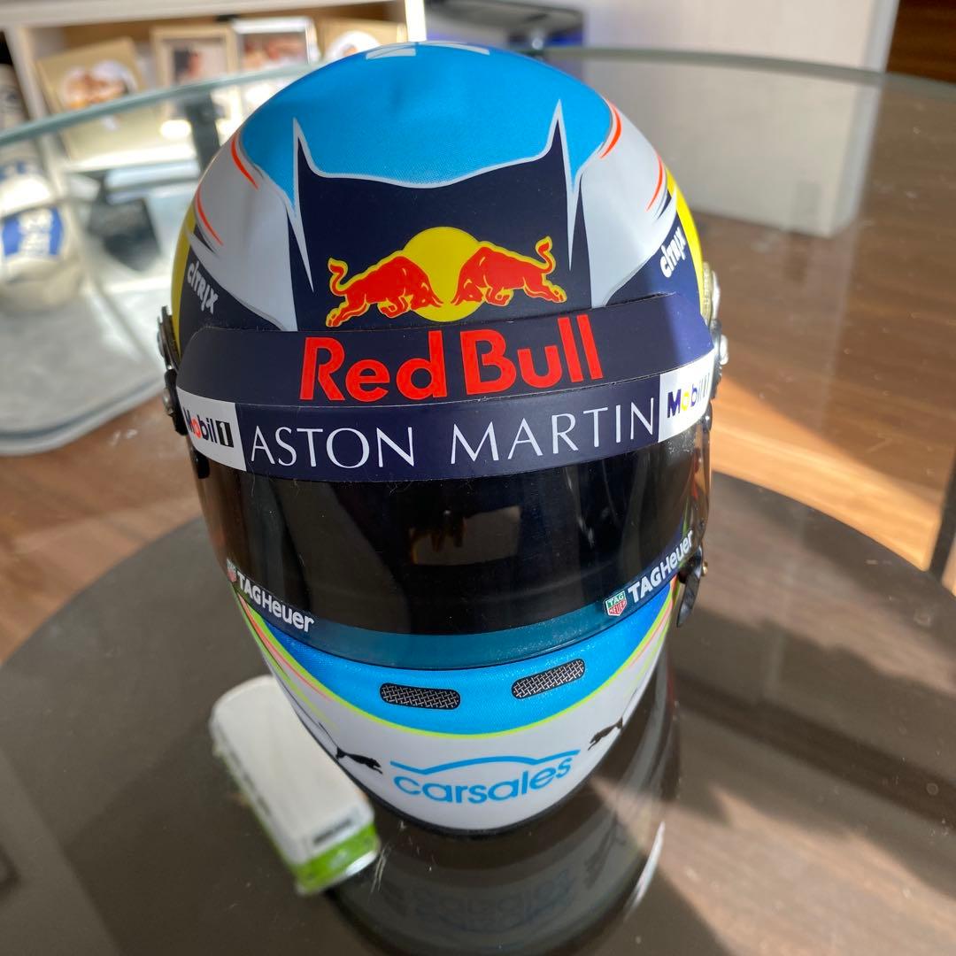 ♦︎レッドブル♦︎ ダニエル・リカルド 2018 1/2スケールミニヘルメット