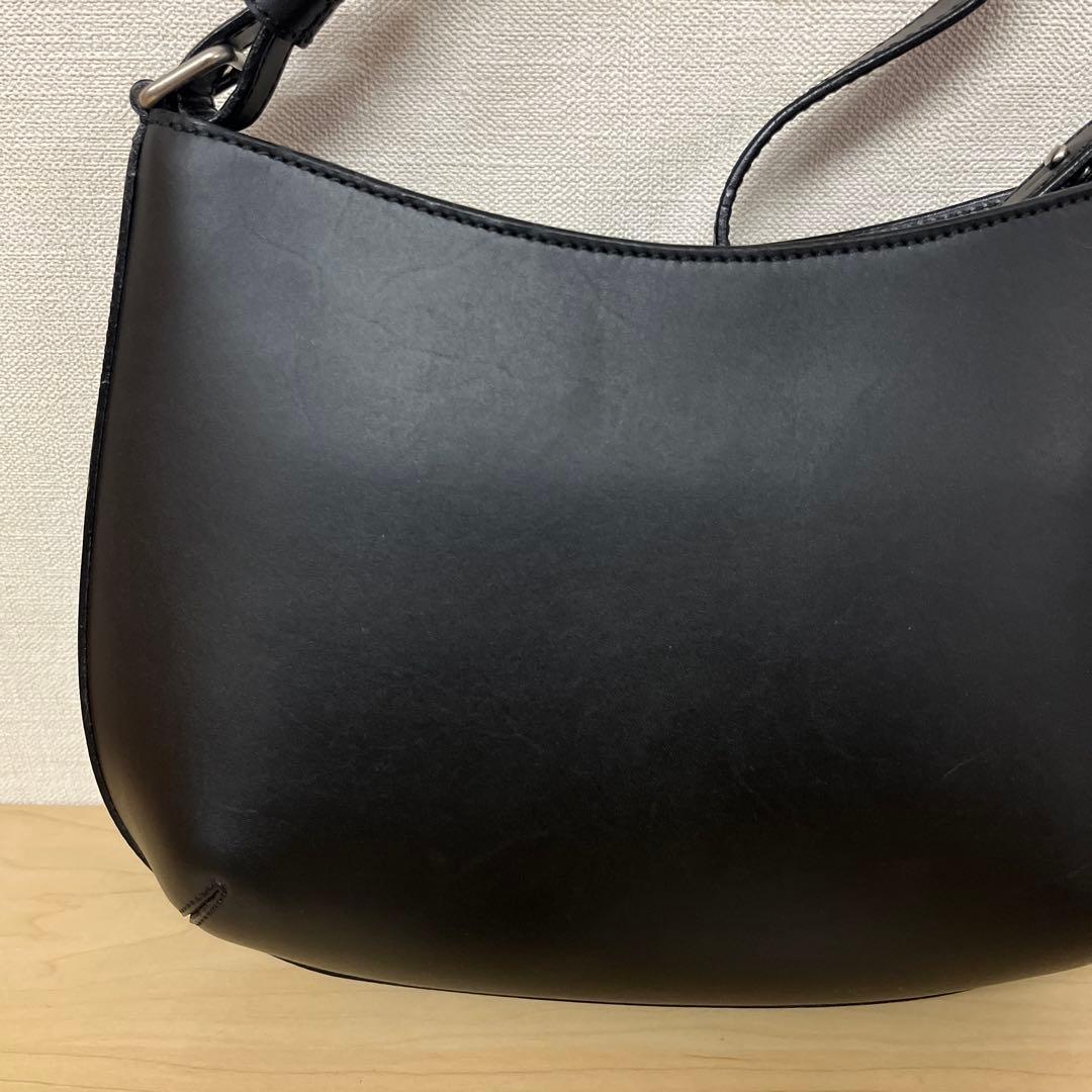 メスサドル　ラウンドバッグ　レザーバッグ　ブラック