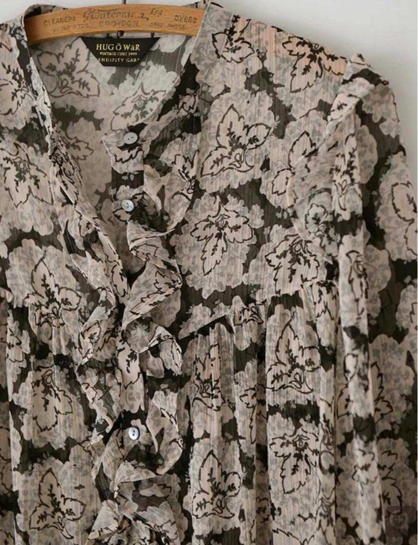 ハグオーワー　DEVEAUX コラボ　ブラウス