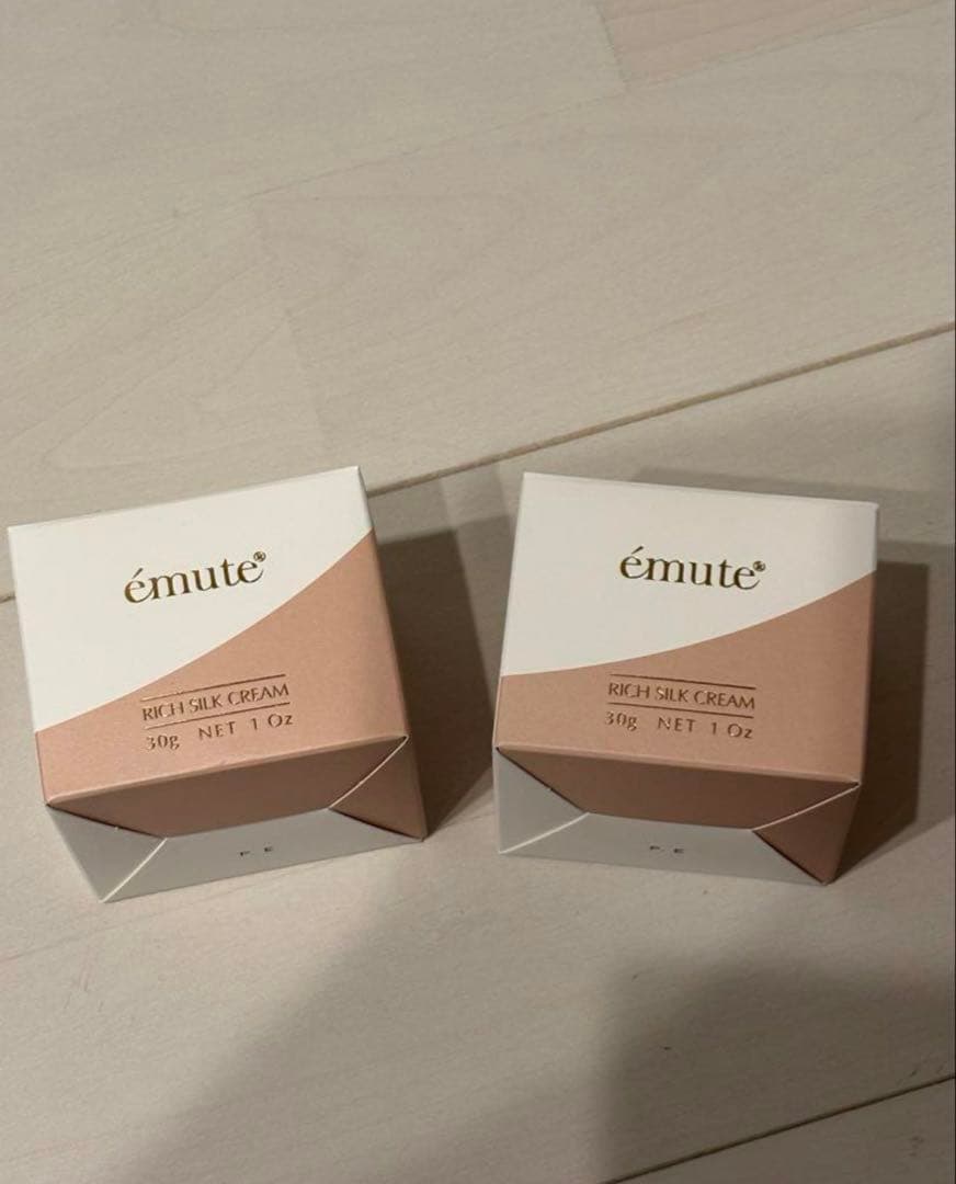 エミューテ emute リッチシルククリーム 保湿 スキンケア　毛穴ケア