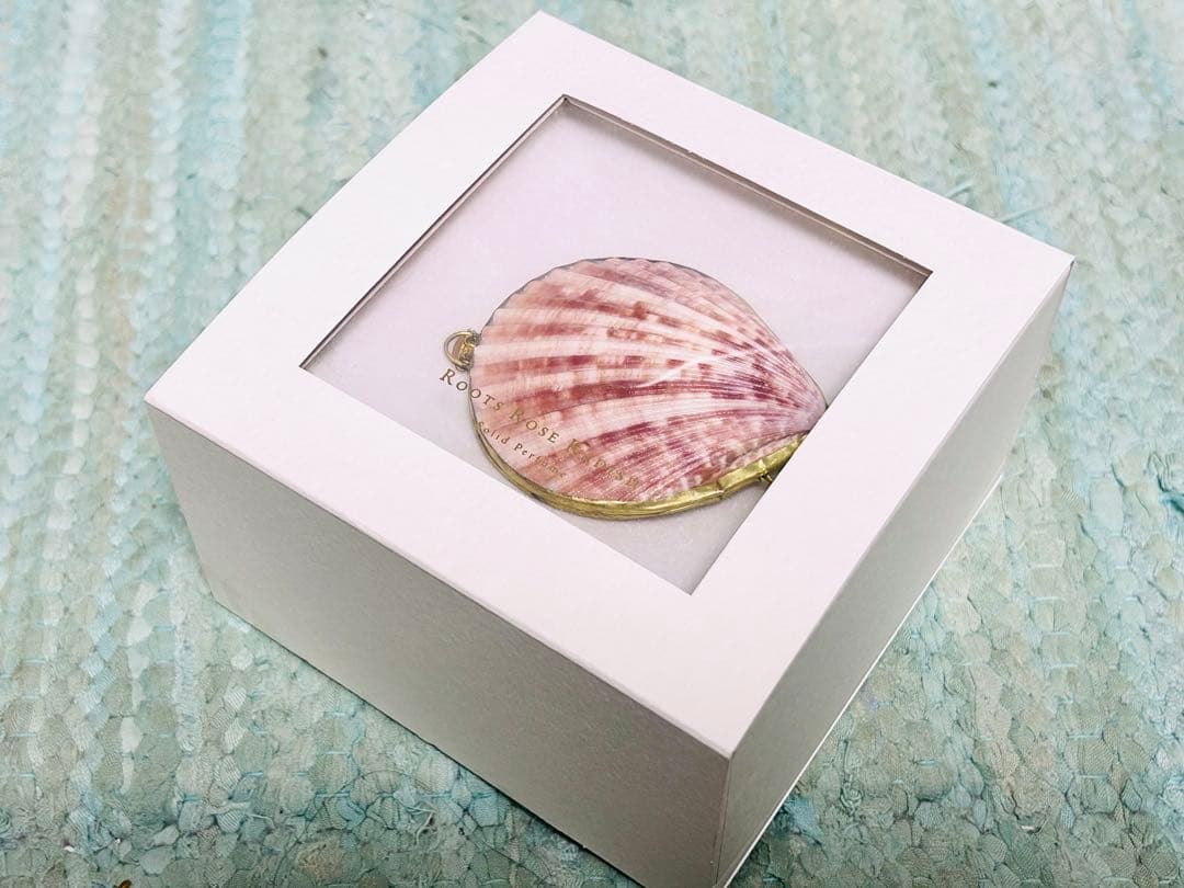 ROOTS ROSE RADISH シダーウッドミルラ＆クローブ