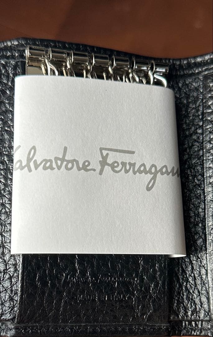 [新品]Salvatore Ferragamo フェラガモ レザー キーケース