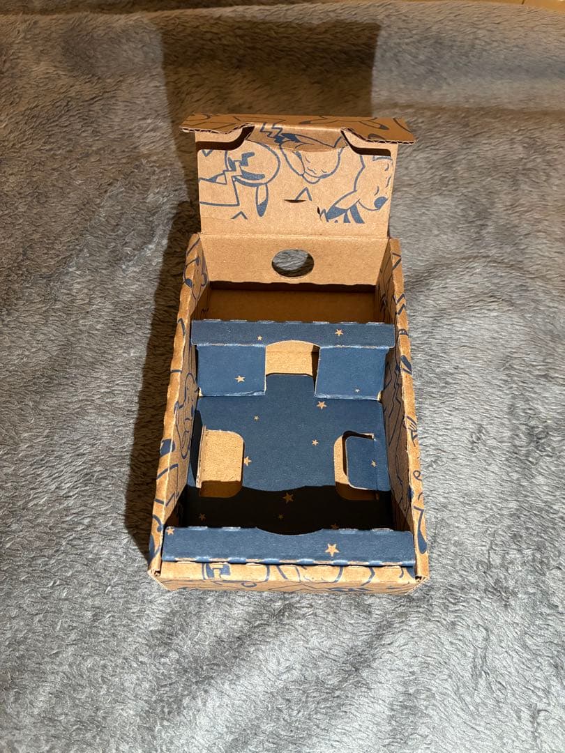 Pokemon GO Plus ポケモンボールデザイン