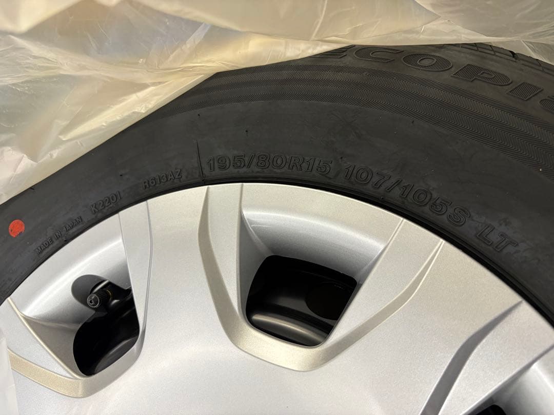 ハイエース　純正ホイールセット　未使用