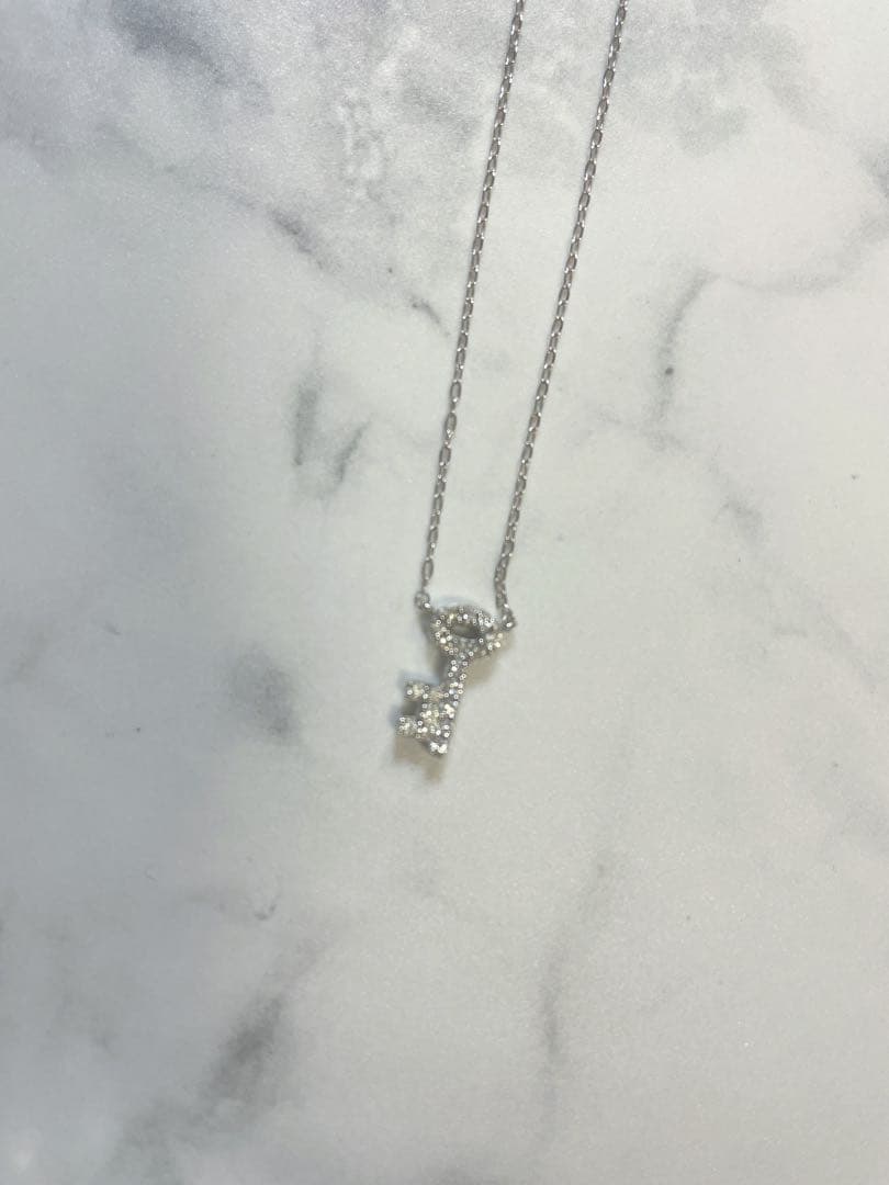 4℃ヨンドシー　 k18WG ホワイトゴールドネックレス　ダイヤモンド　鍵