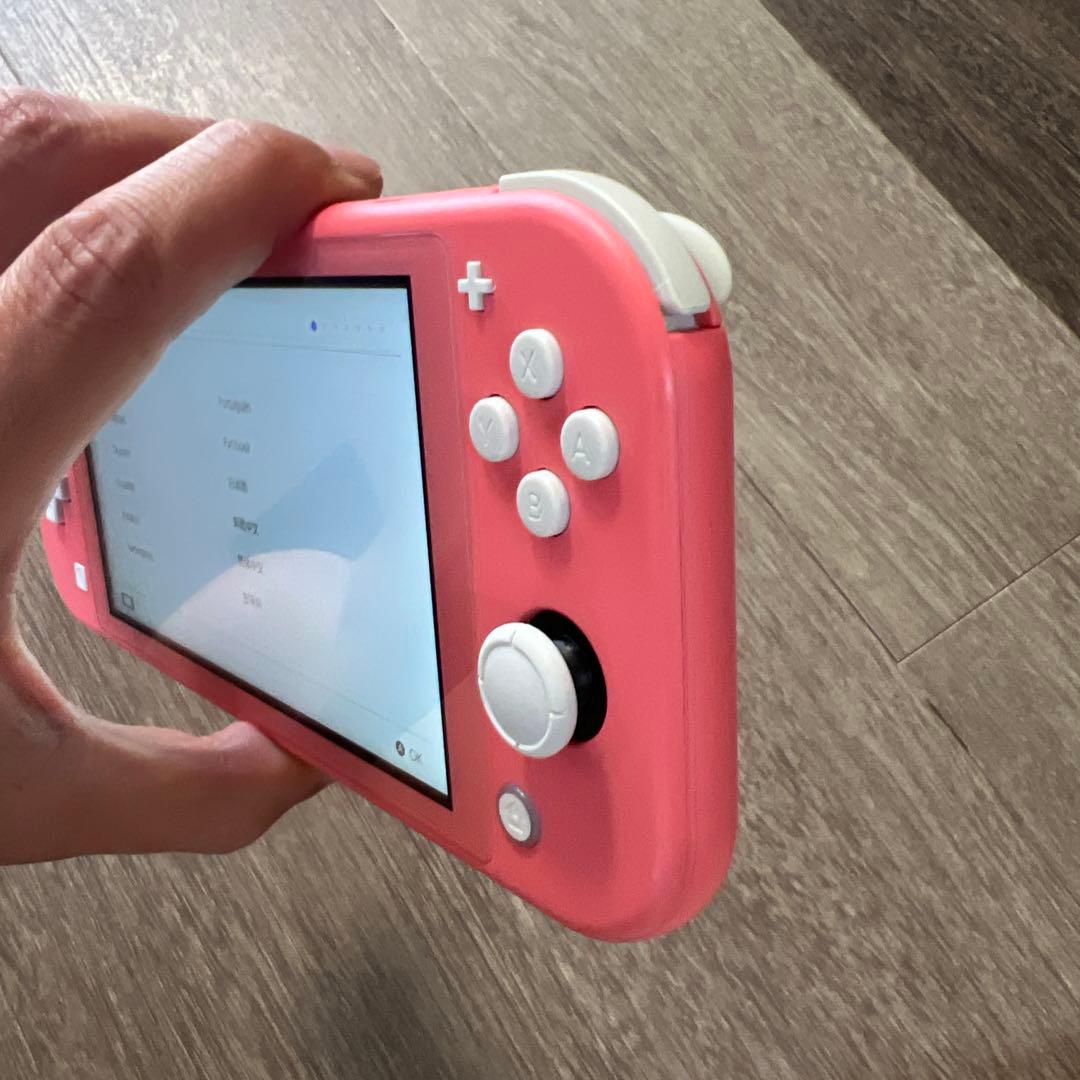 Nintendo switch lite コーラル